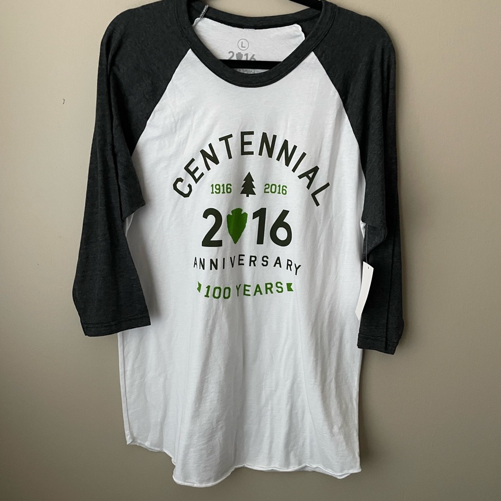 Unisex Large National Park Service Anniversary t shirt. Baseball gray and white